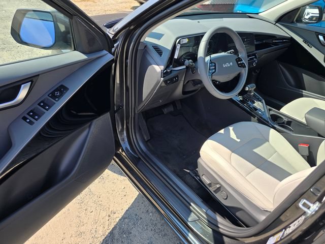 New 2026 Kia Niro EX FWD image 18