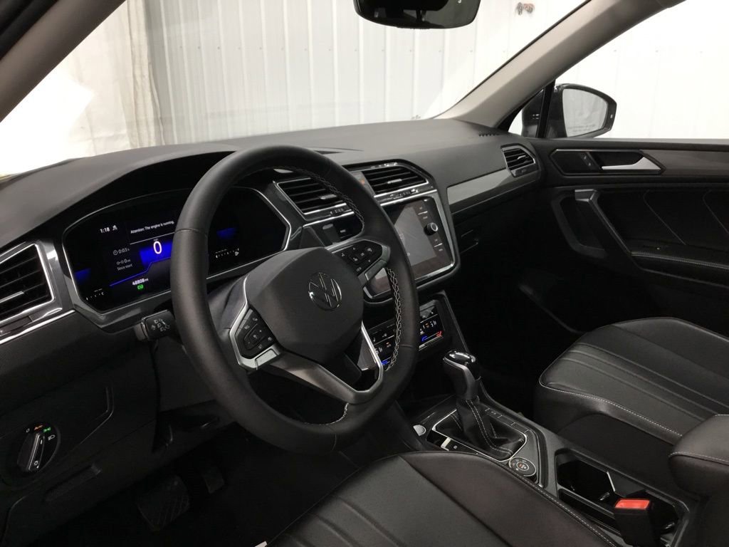 Used 2022 Volkswagen Tiguan SE AWD/4WD image 11