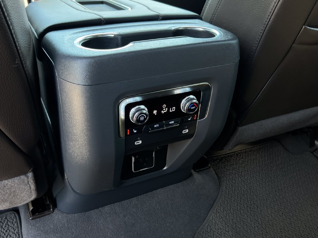 Used 2024 GMC Yukon Denali AWD/4WD image 16