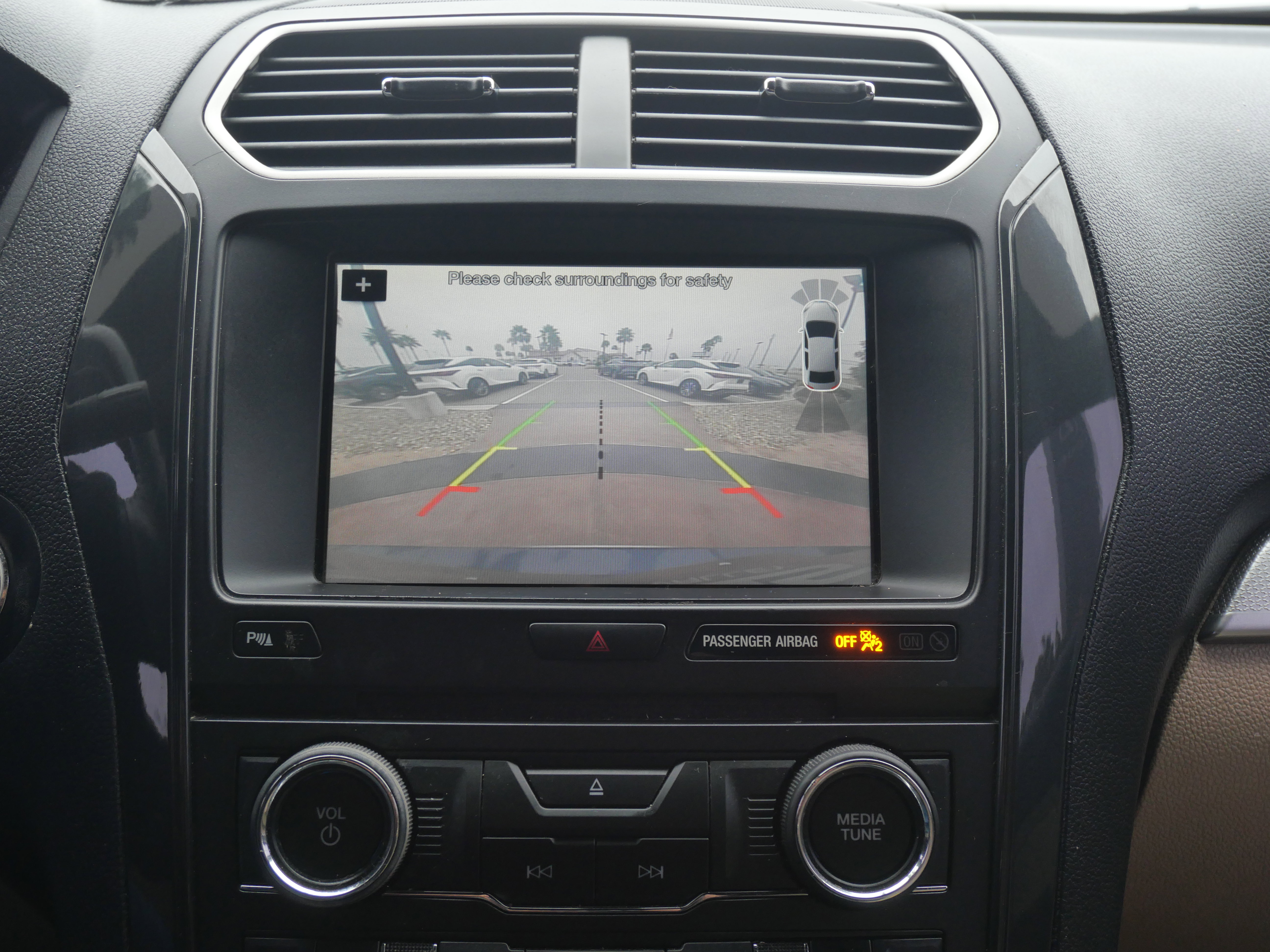 Used 2017 Ford Explorer XLT w/ Equipment Group 202A image 28