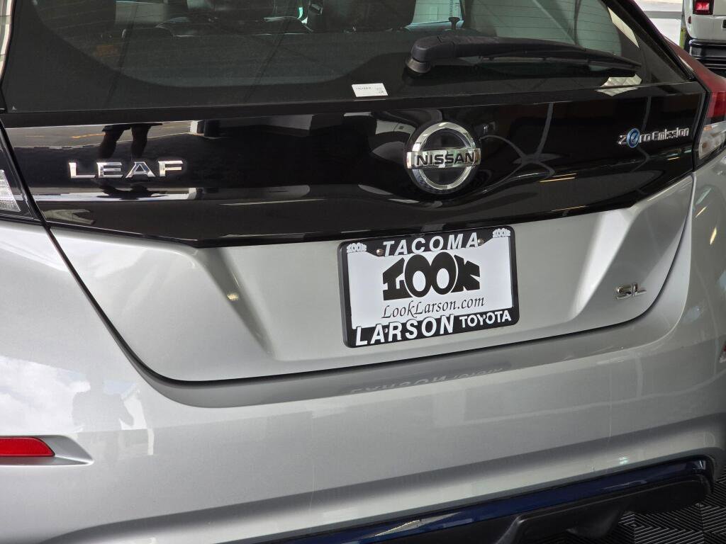 Used 2018 Nissan Leaf SL w/ SL Technology Package image 12