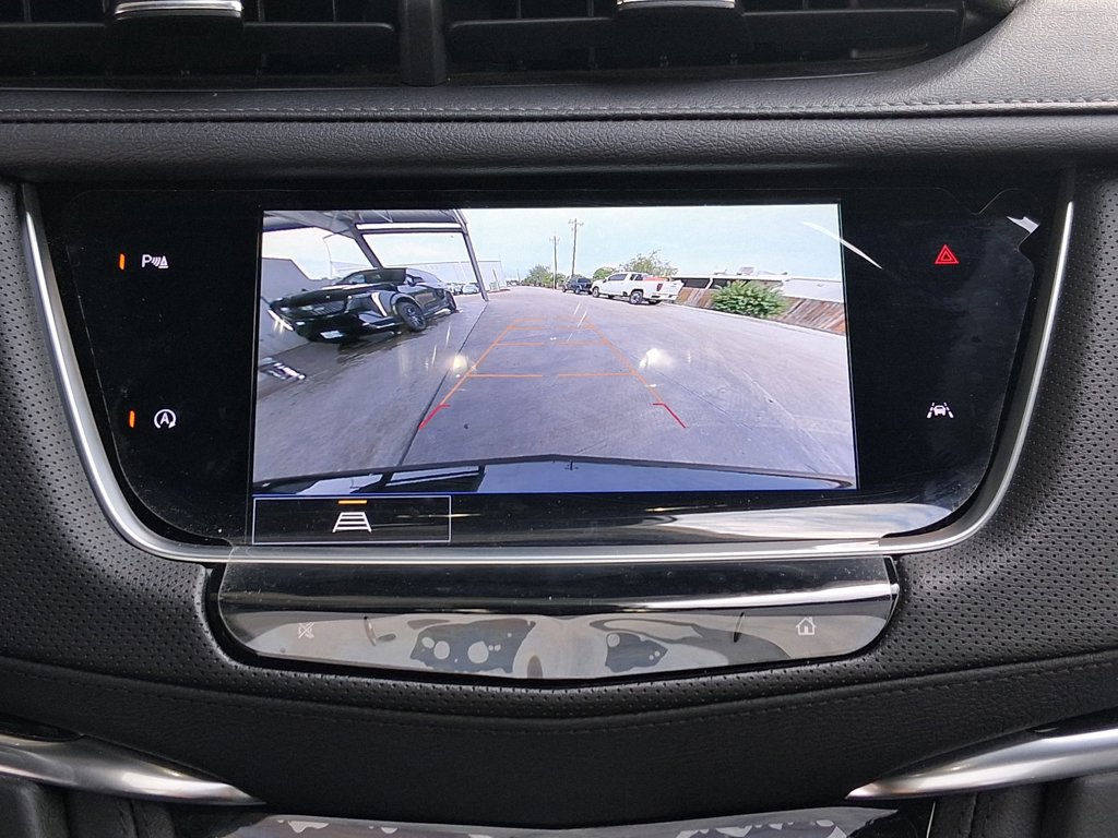 Certified 2025 Cadillac XT6 Luxury w/ LPO, Red Accent Package FWD image 16
