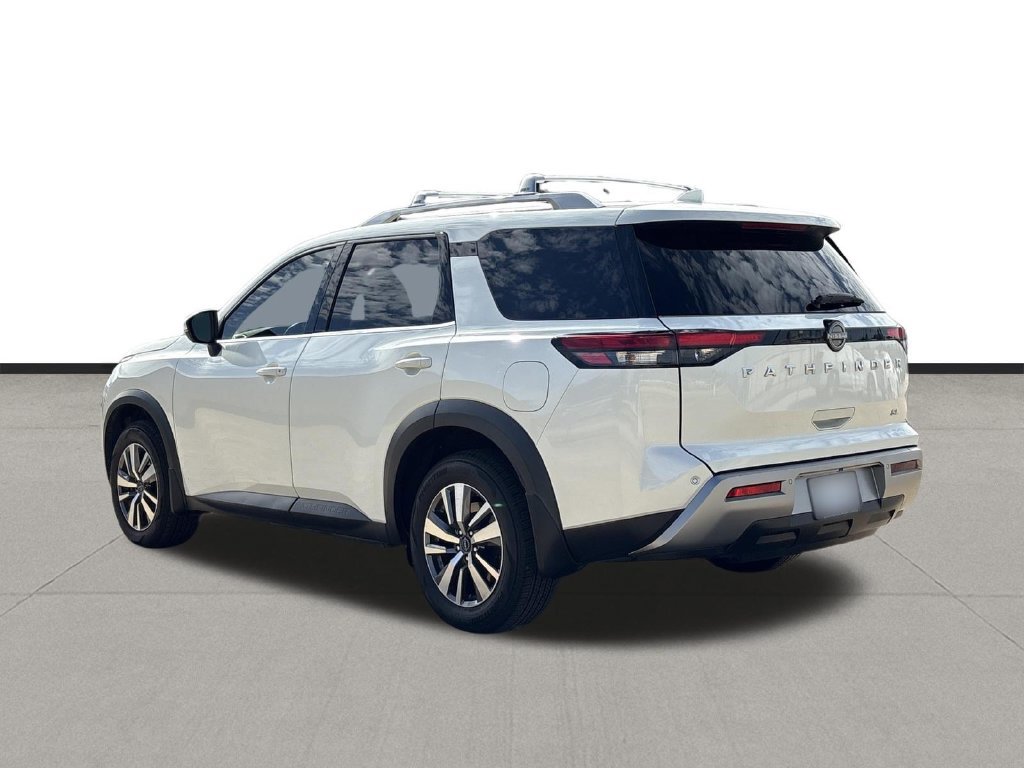 Used 2023 Nissan Pathfinder SL FWD image 3