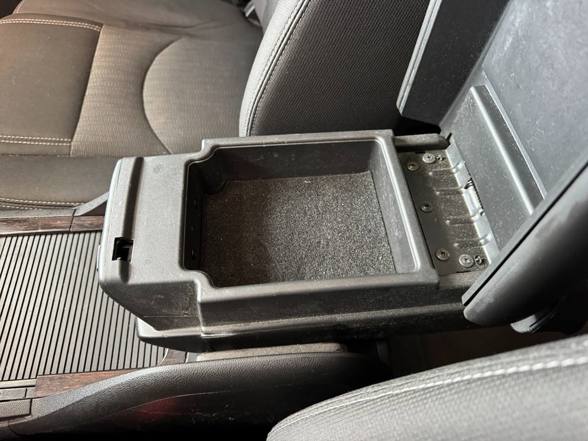 Used 2015 Chevrolet Traverse LT w/ Style and Technology Package image 34