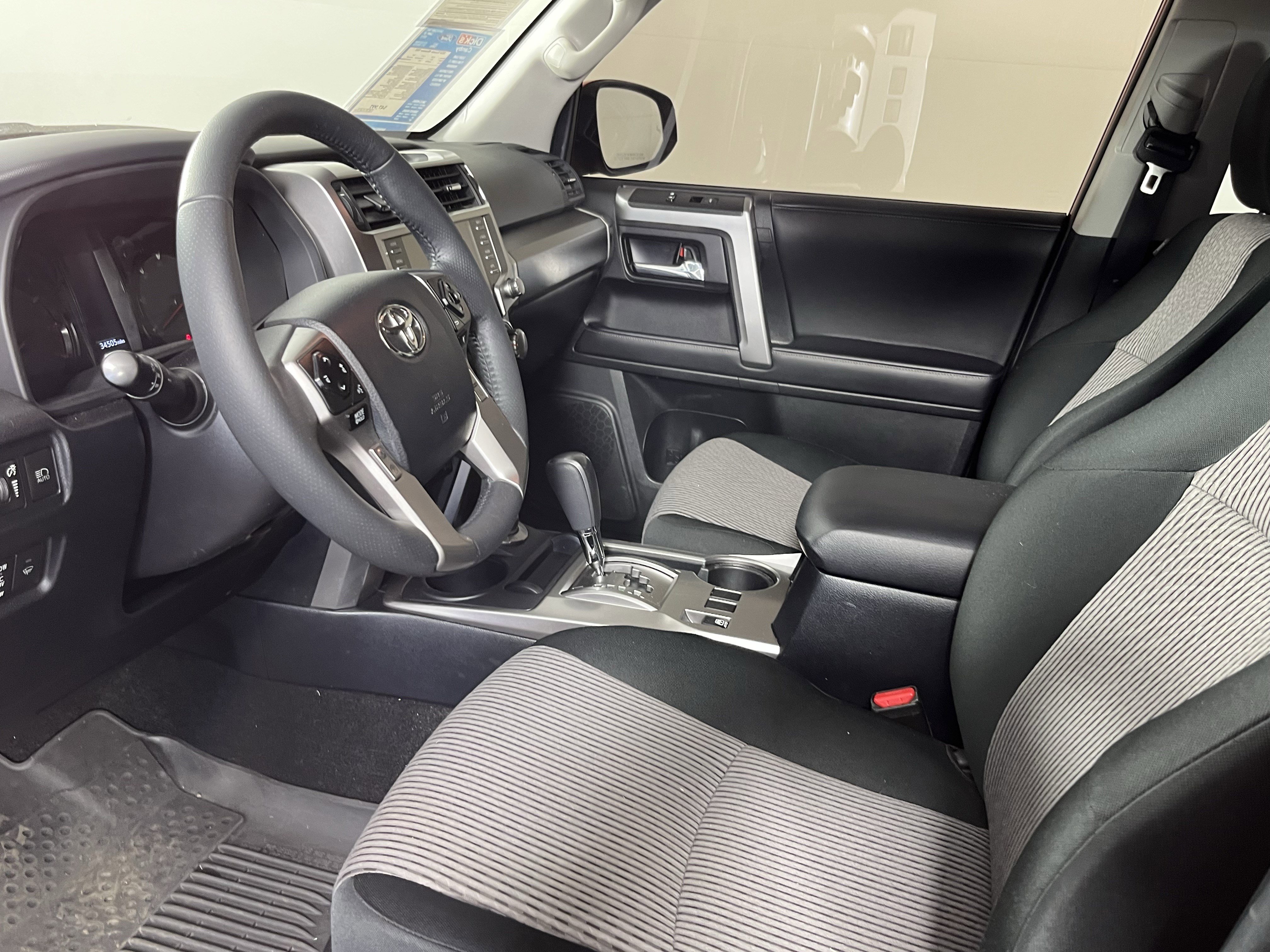 Used 2024 Toyota 4Runner SR5 AWD/4WD image 9