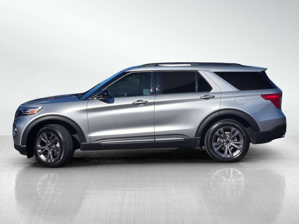 Used 2023 Ford Explorer XLT w/ Equipment Group 202A AWD/4WD image 7