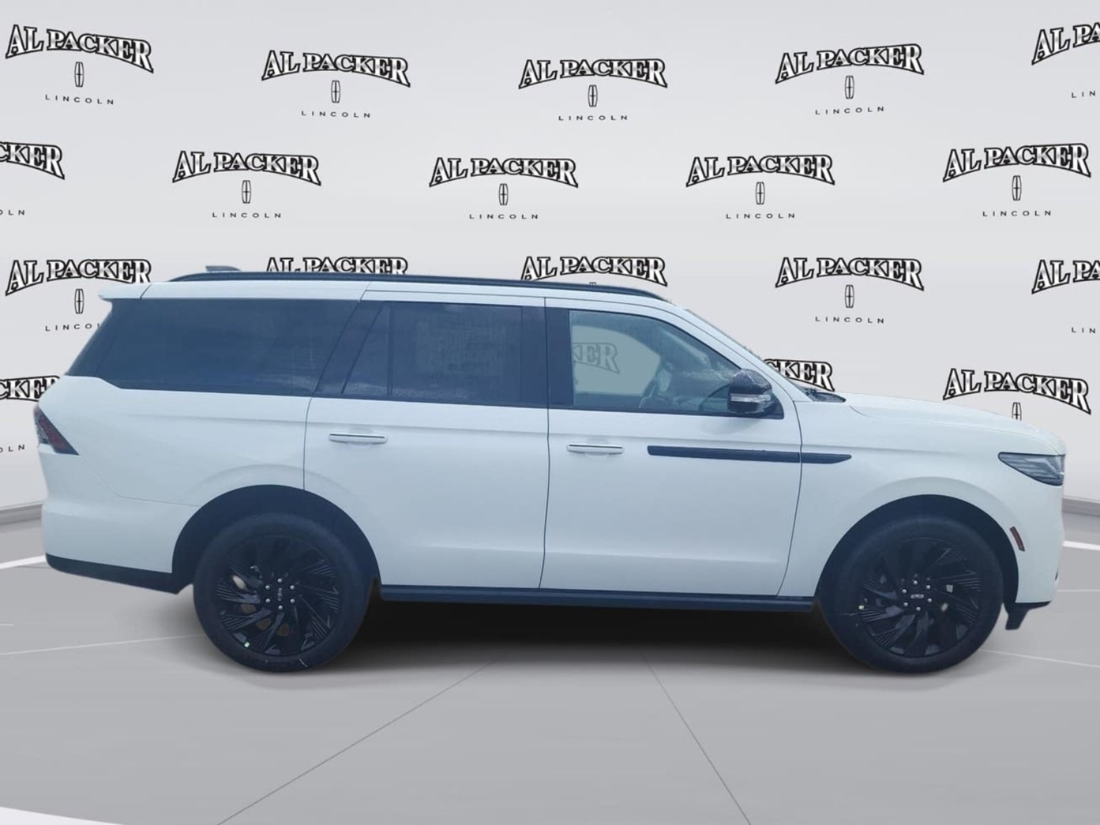 New 2027 Lincoln Navigator Reserve w/ Jet Appearance Package AWD/4WD image 6