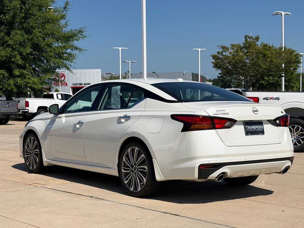 Used 2024 Nissan Altima 2.5 SL FWD image 6