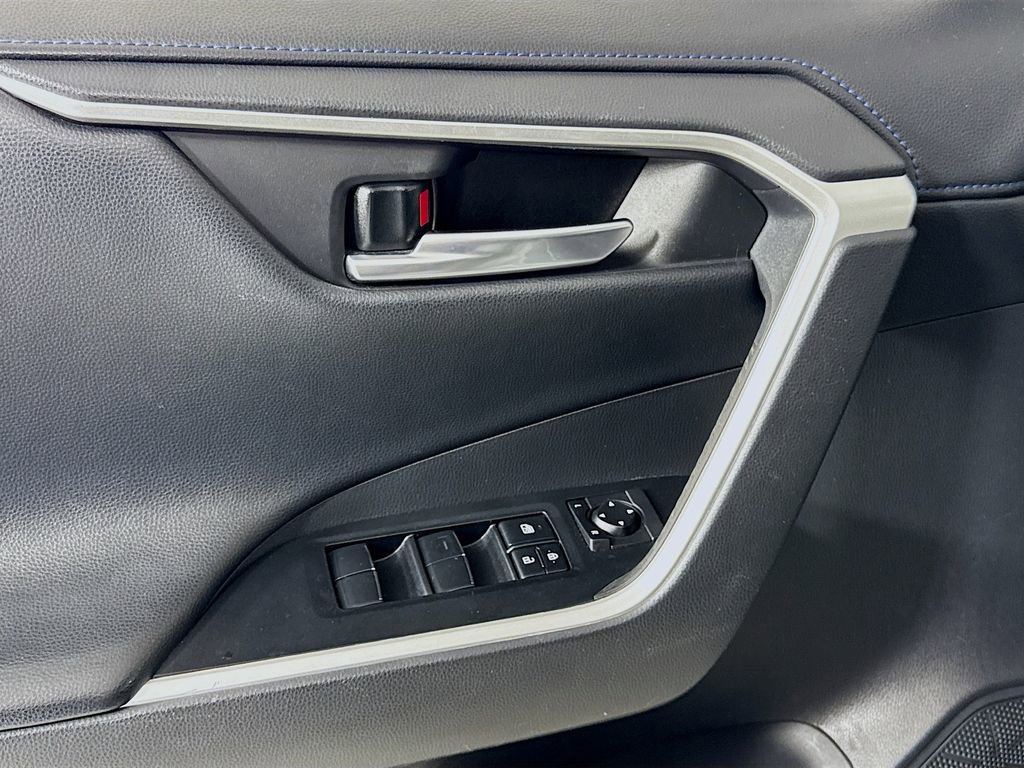 Used 2020 Toyota RAV4 XSE AWD/4WD image 19
