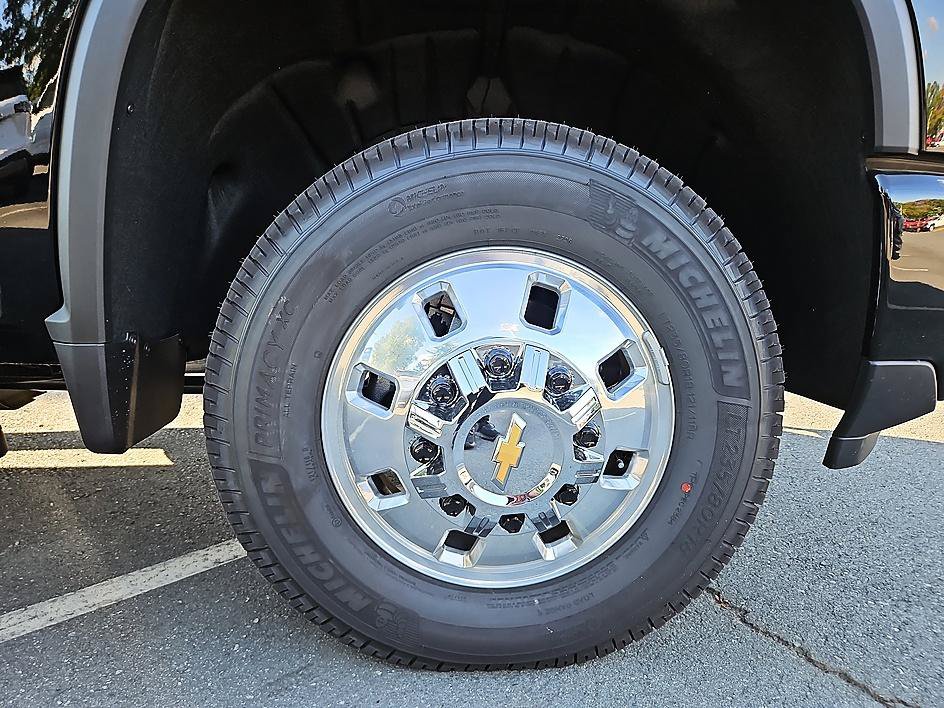 New 2026 Chevrolet Silverado 3500 High Country AWD/4WD image 9
