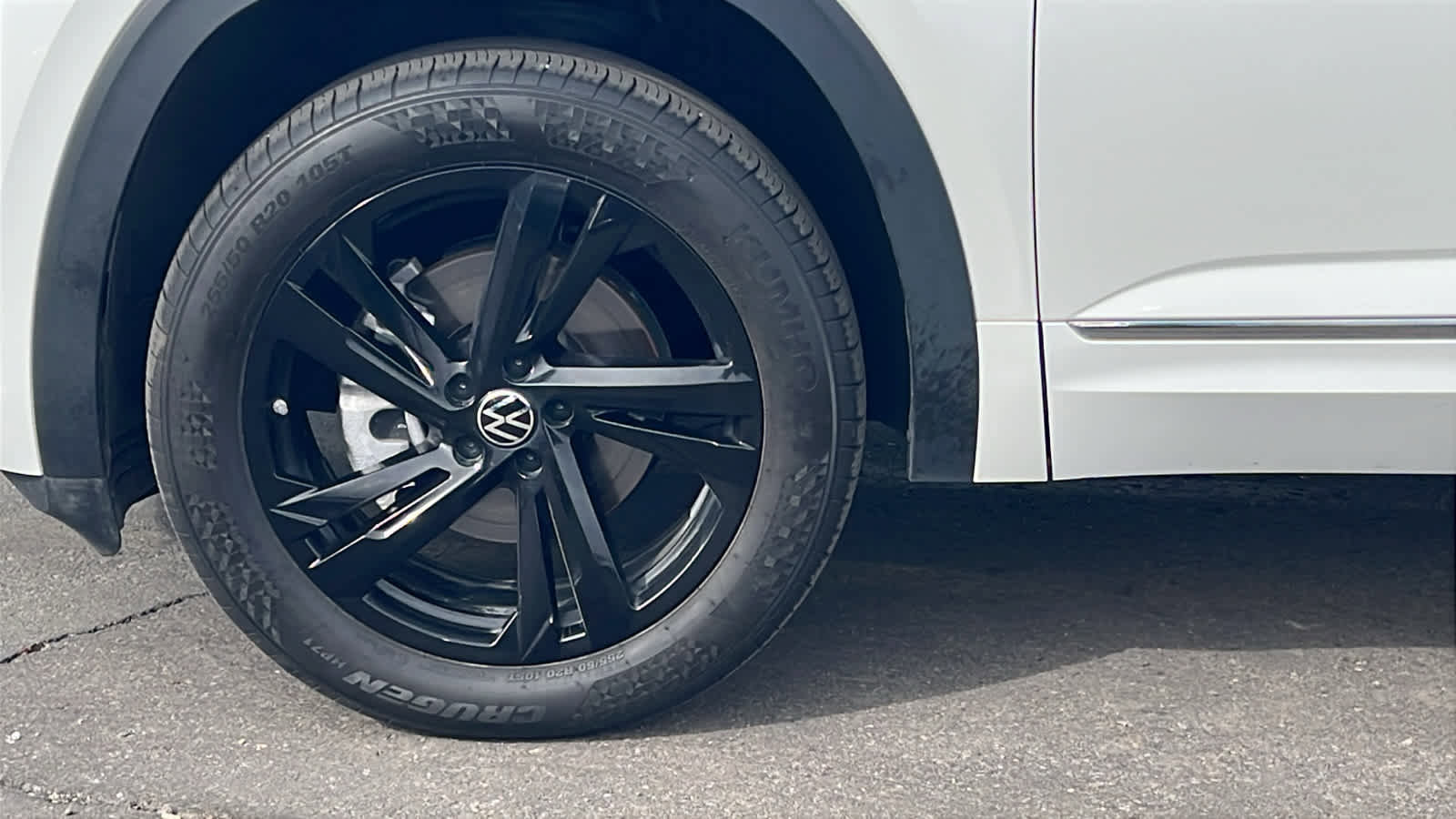 Used 2024 Volkswagen Atlas Cross Sport SEL R-Line image 9