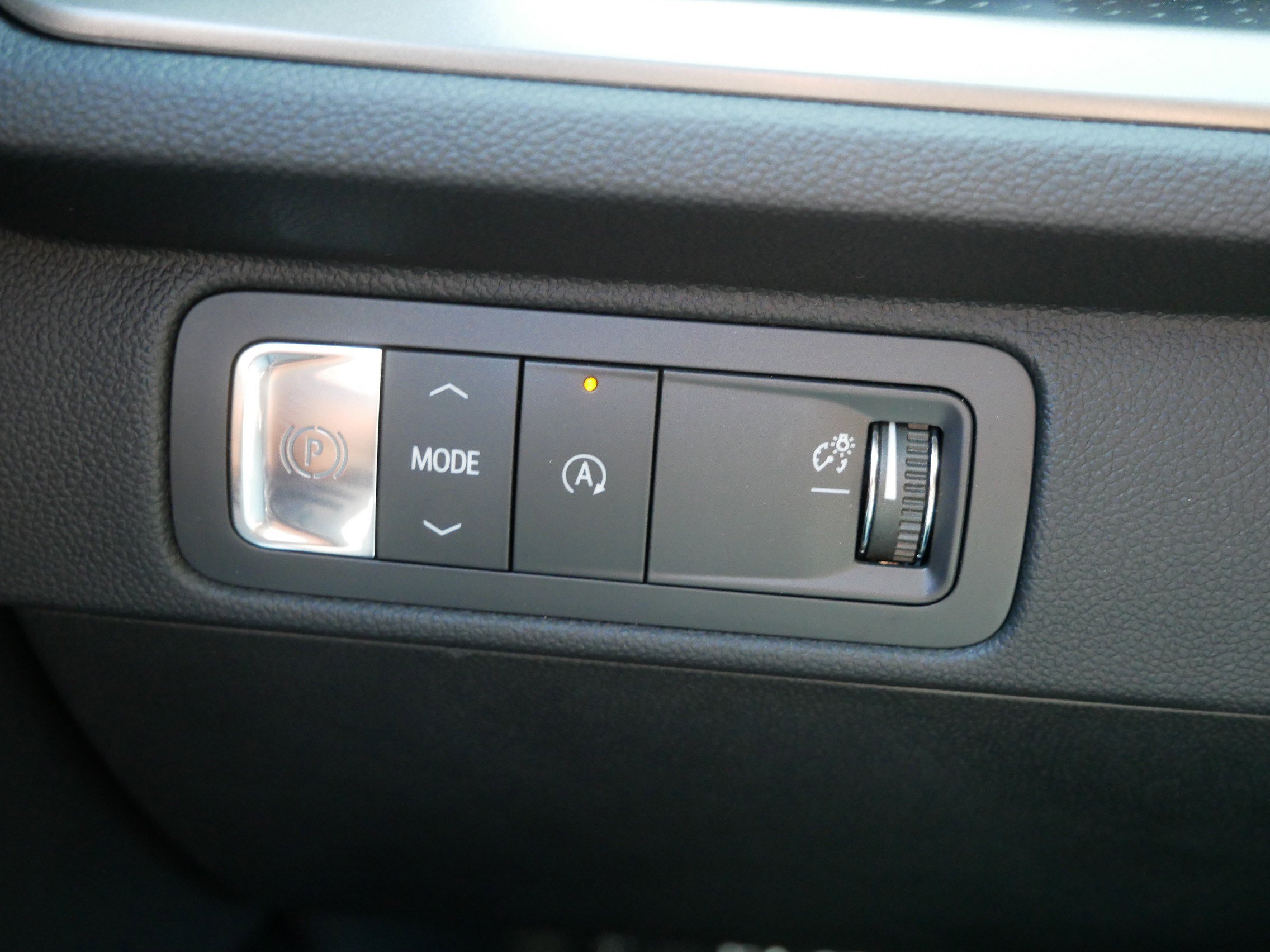 Used 2025 Chevrolet Traverse LT image 21