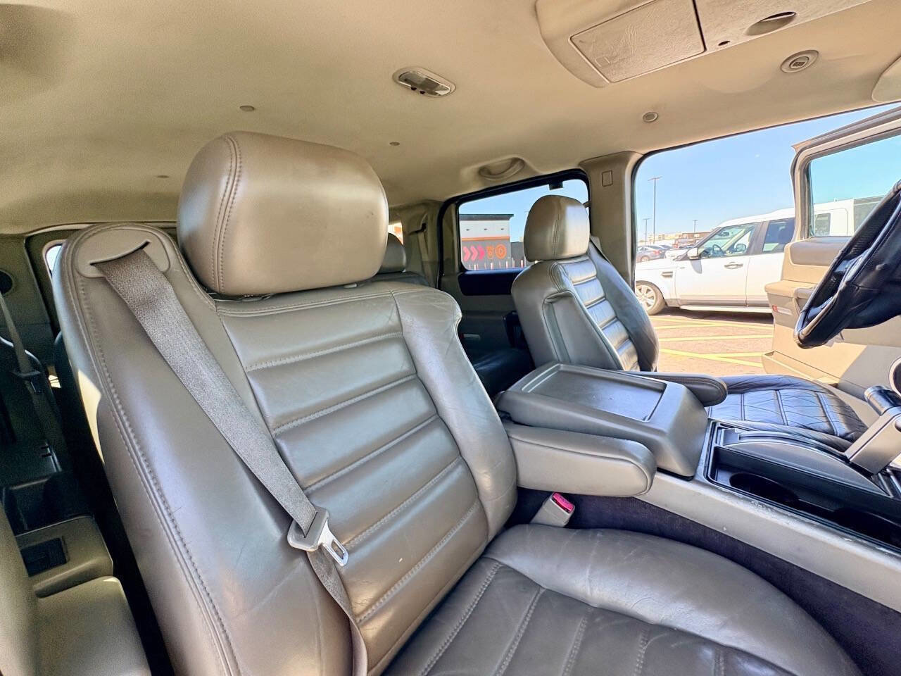 Used 2004 HUMMER H2 w/ Preferred Equipment Group AWD/4WD image 27