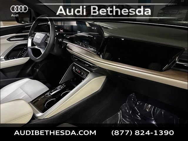 Certified 2025 Audi Q5 Premium w/ Premium Plus AWD/4WD image 11