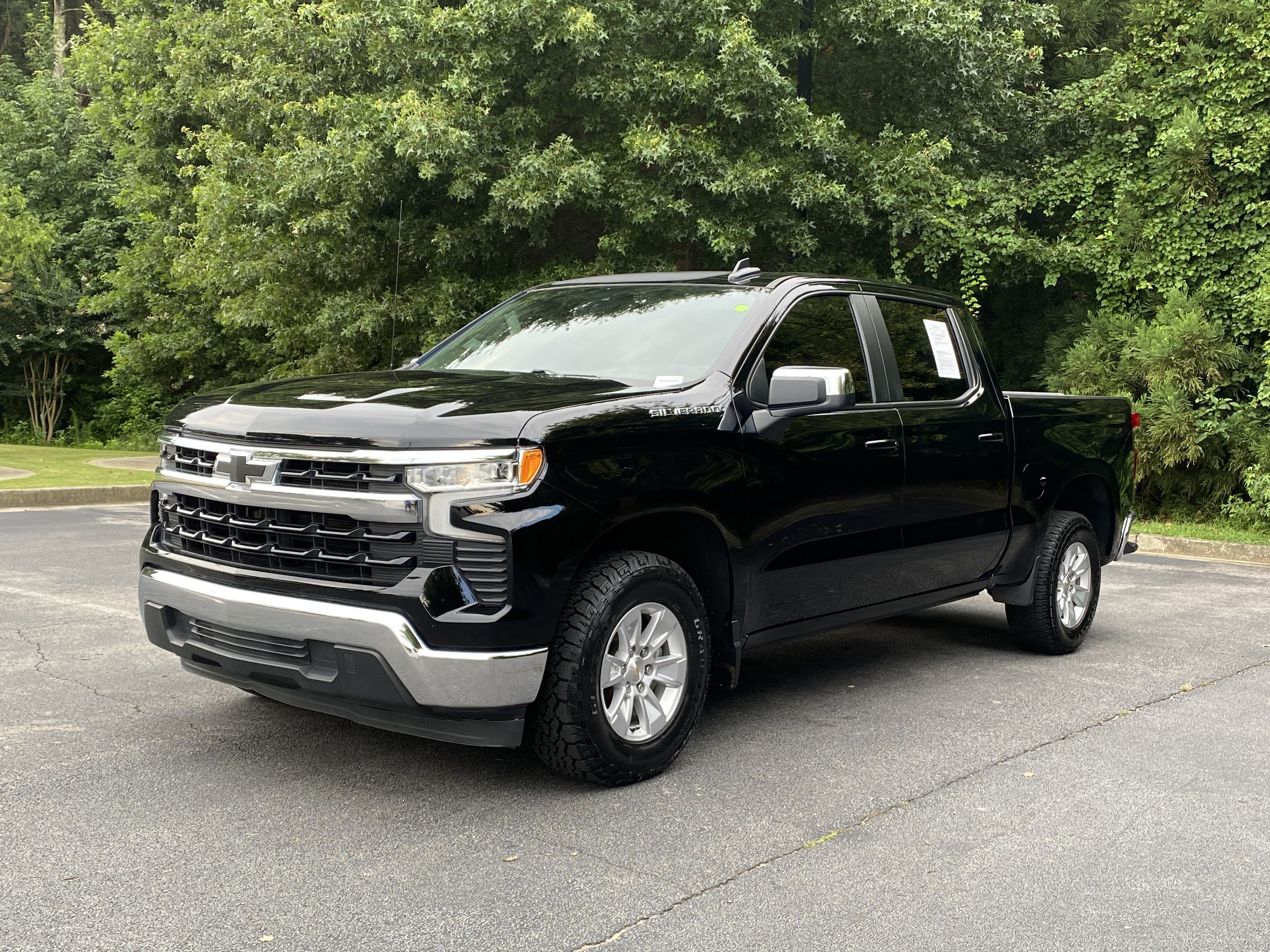 Used 2024 Chevrolet Silverado 1500 LT w/ Convenience Package II RWD image 5