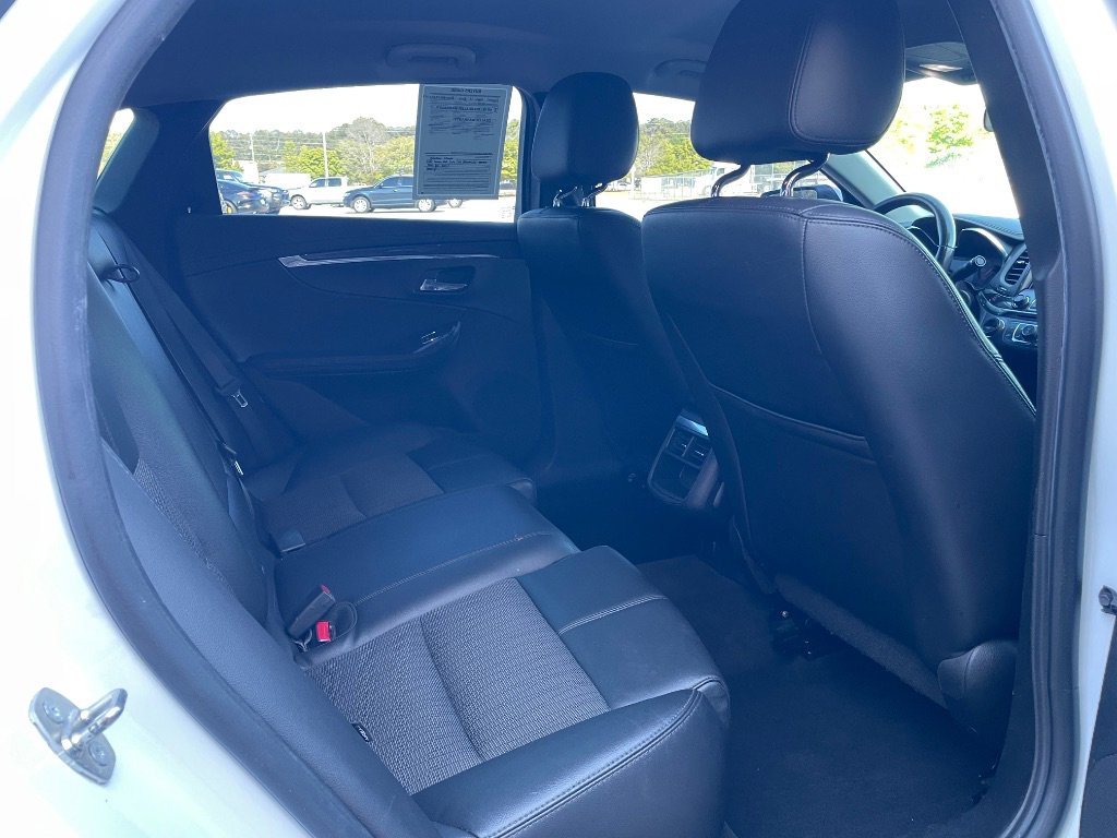 Used 2015 Chevrolet Impala LT FWD image 15