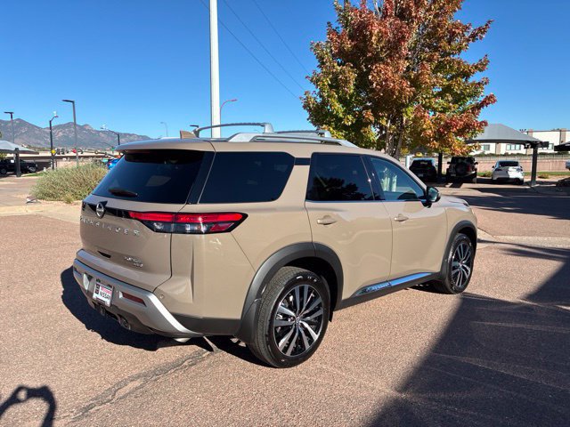 Certified 2025 Nissan Pathfinder Platinum w/ Cargo Package AWD/4WD image 7