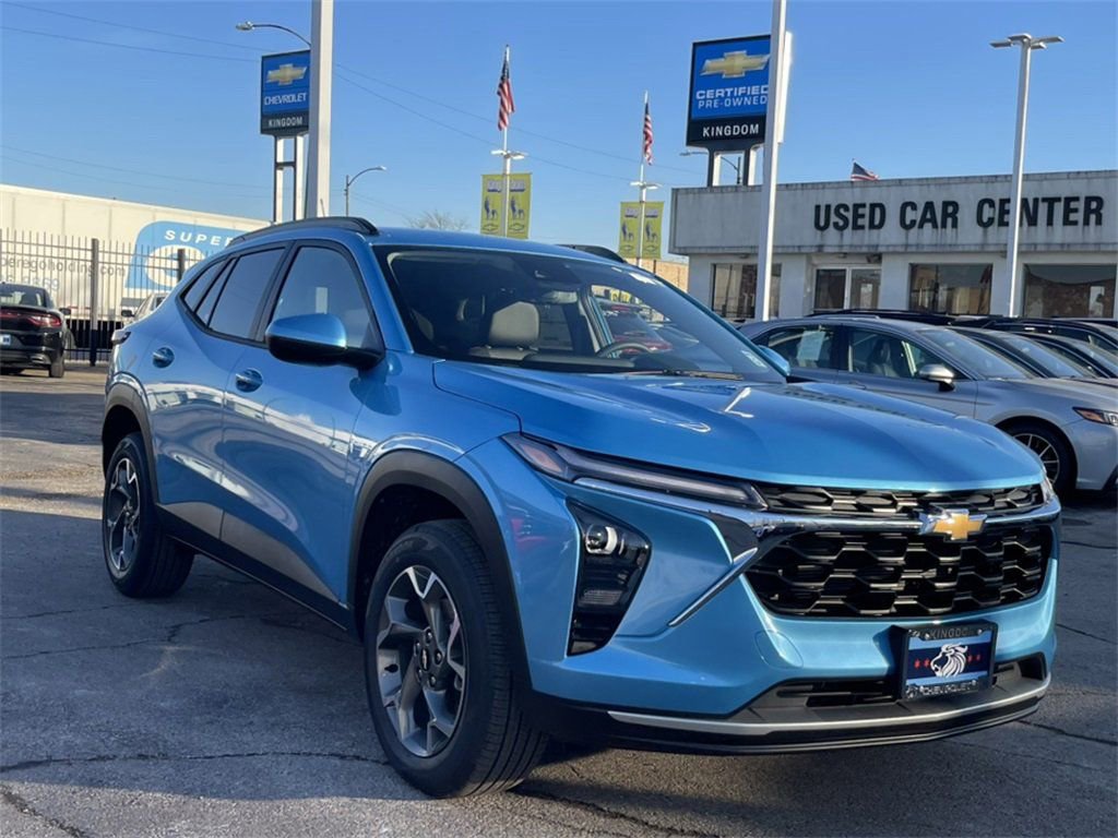 New 2025 Chevrolet Trax LT image 1