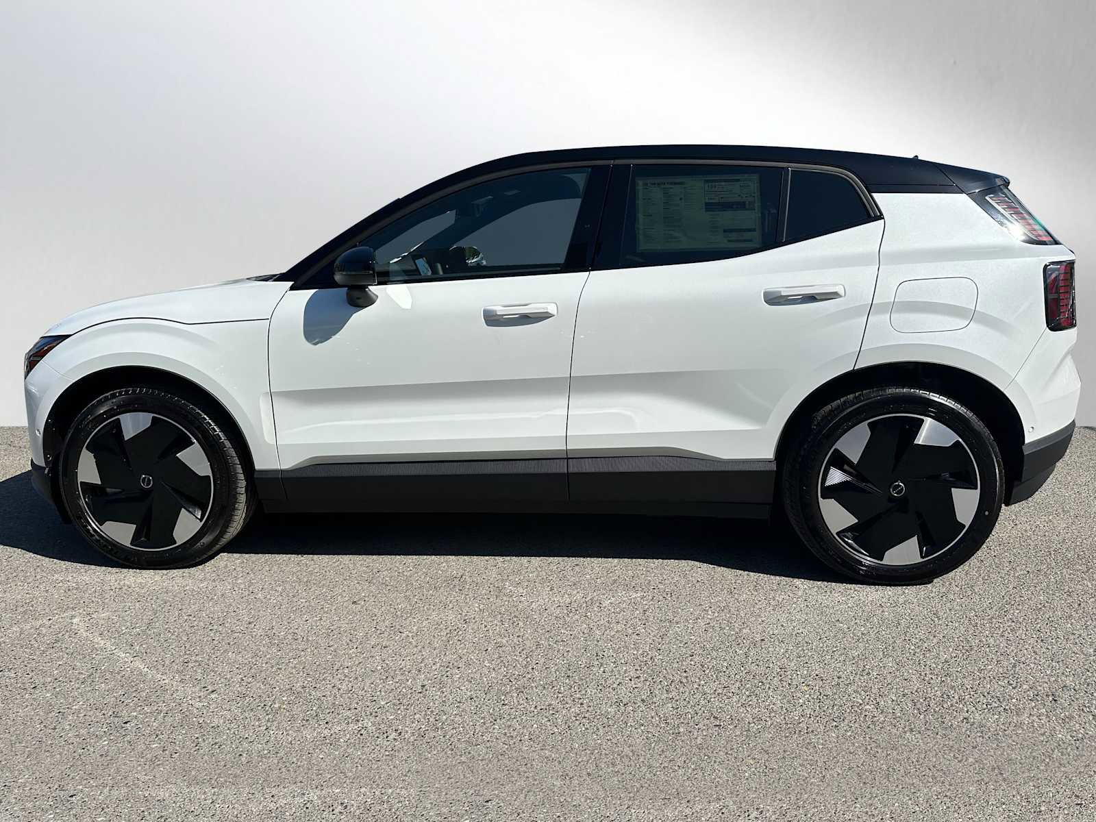 New 2026 Volvo EX30 Ultra w/ Protection Package Premier AWD/4WD image 6