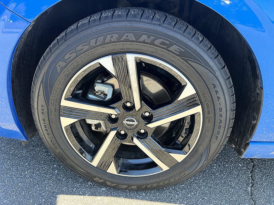 Certified 2025 Nissan Sentra SV FWD image 9