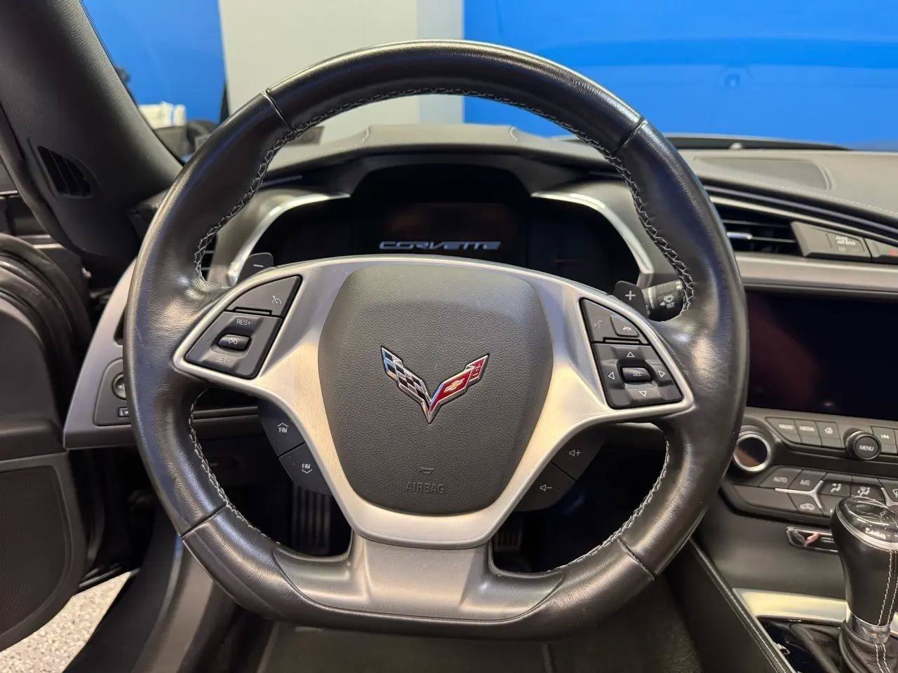 Used 2018 Chevrolet Corvette Stingray Coupe w/ Carbon Flash Badge Package RWD image 18