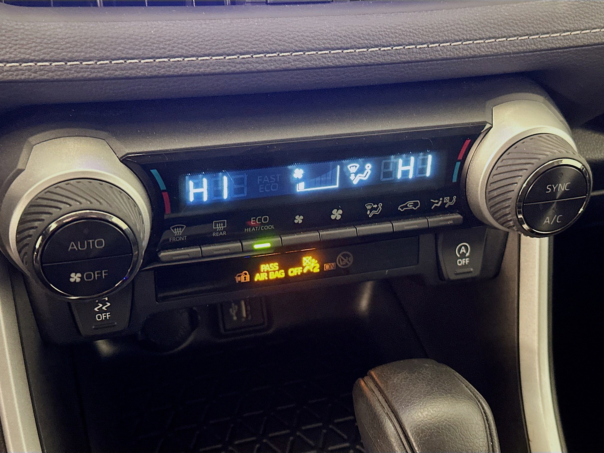 Used 2025 Toyota RAV4 XLE image 24