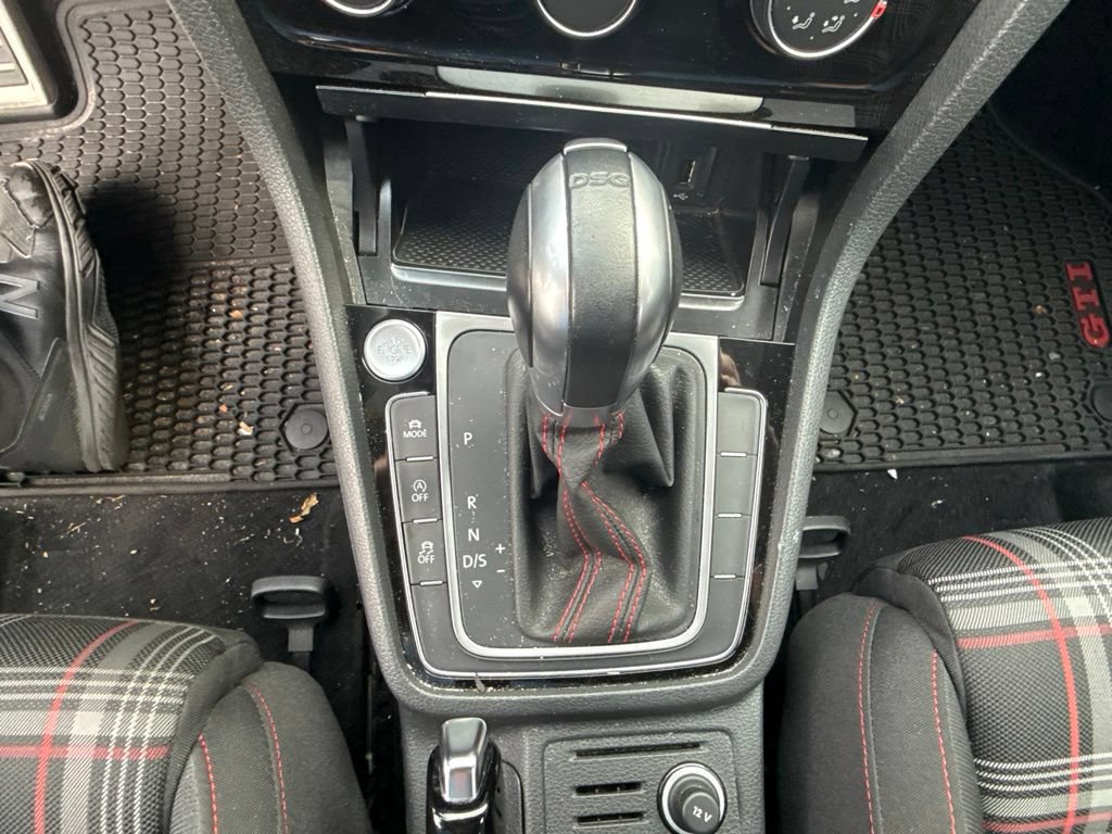 Used 2018 Volkswagen GTI SE FWD image 18