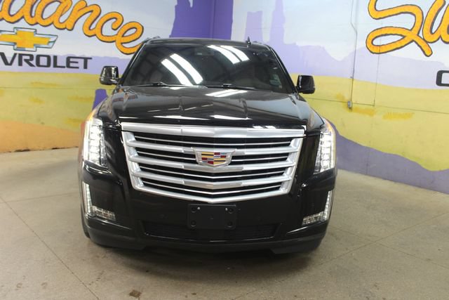 Used 2018 Cadillac Escalade Platinum AWD/4WD image 3