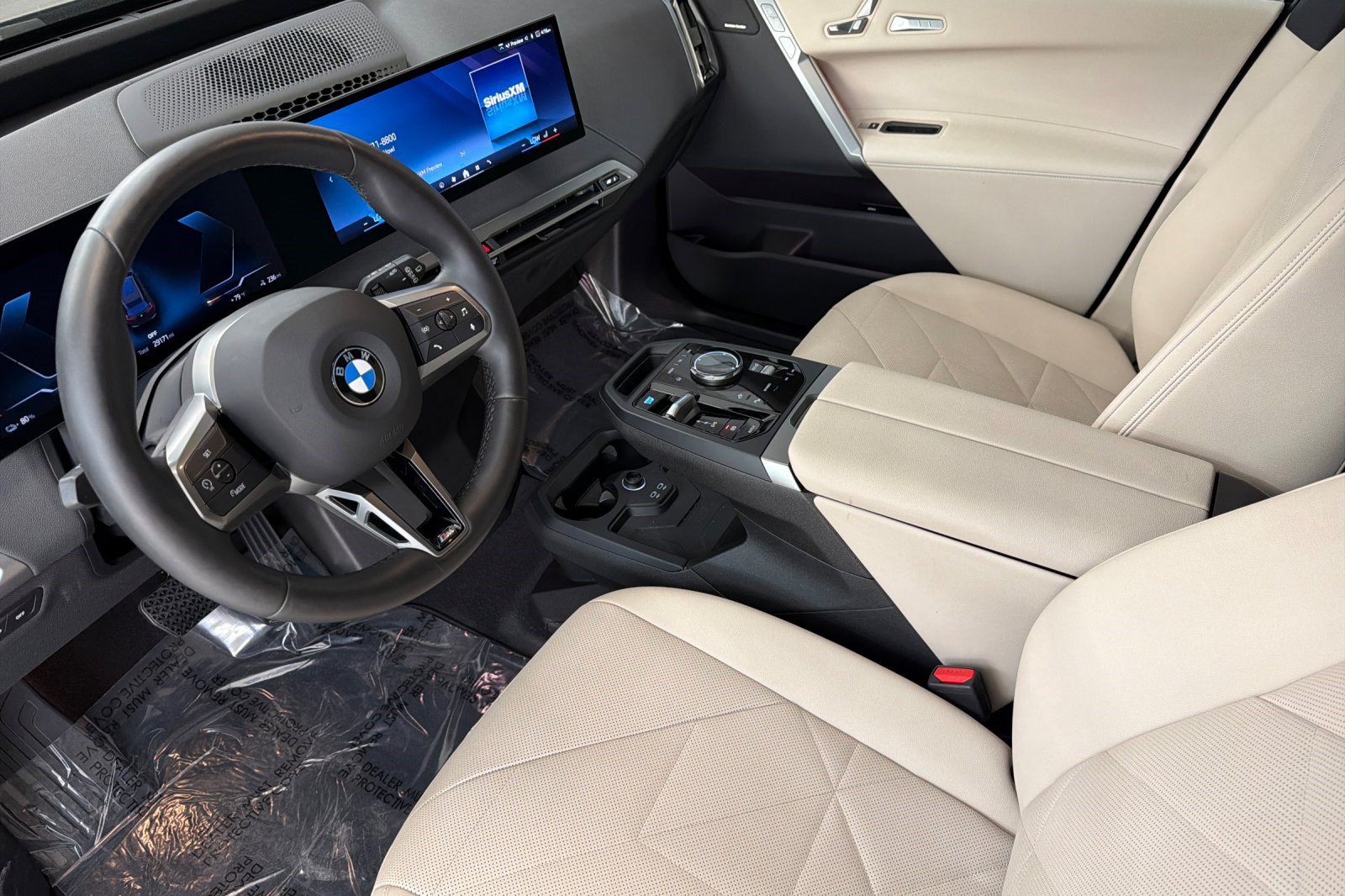 Used 2025 BMW iX xDrive50 w/ Premium Package AWD/4WD image 4