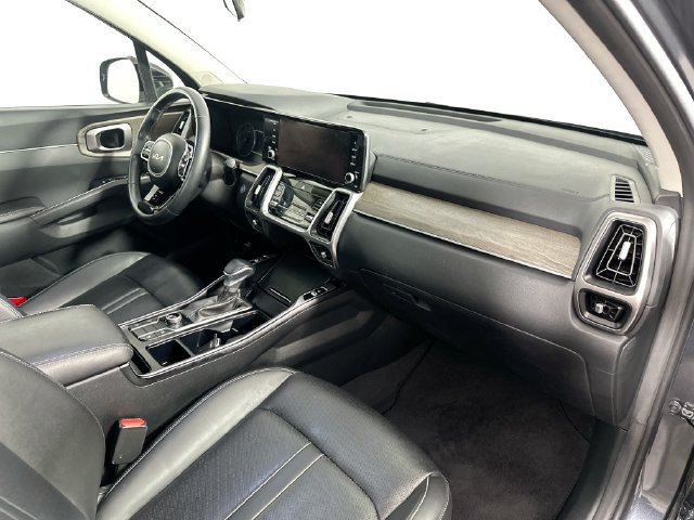 Used 2023 Kia Sorento S w/ Panoramic Sunroof Package AWD/4WD image 32