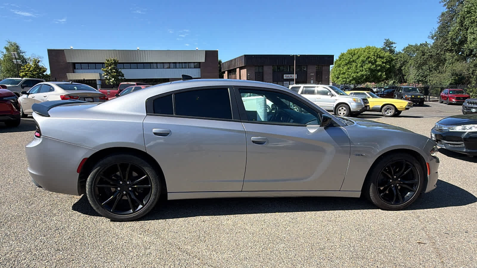 Used 2016 Dodge Charger R/T w/ Plus Group RWD image 4