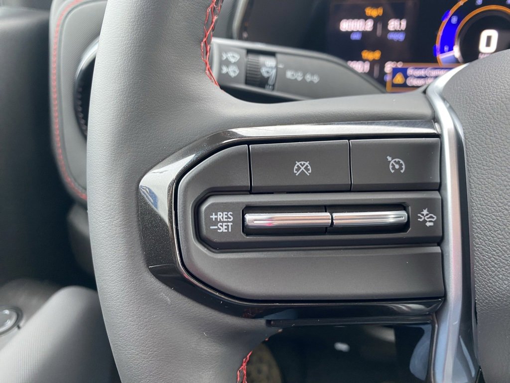 Used 2024 Chevrolet Colorado Z71 w/ Z71 Convenience Package 2 image 15