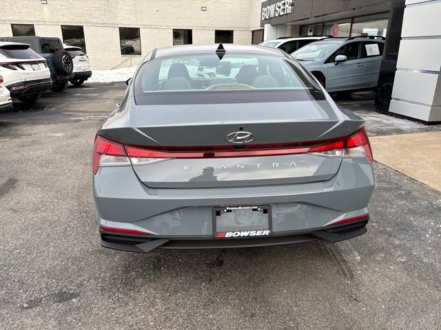 Used 2023 Hyundai Elantra SEL image 4