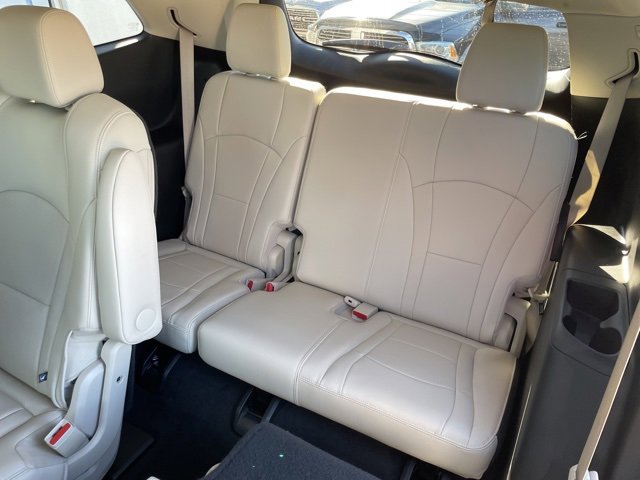 Used 2023 Buick Enclave Essence image 28