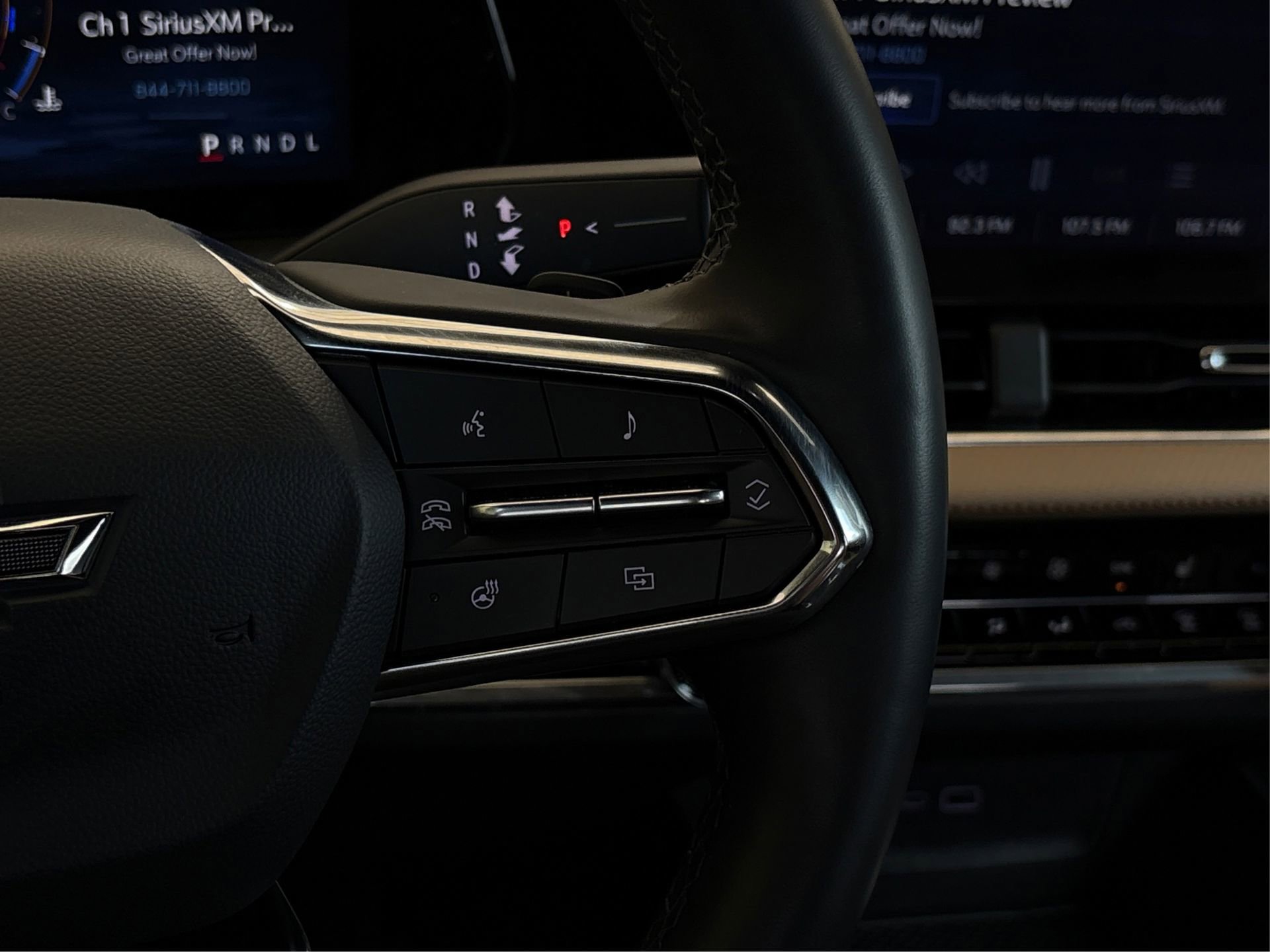 Used 2025 Chevrolet Equinox ACTIV w/ Safety and Technology Package image 30