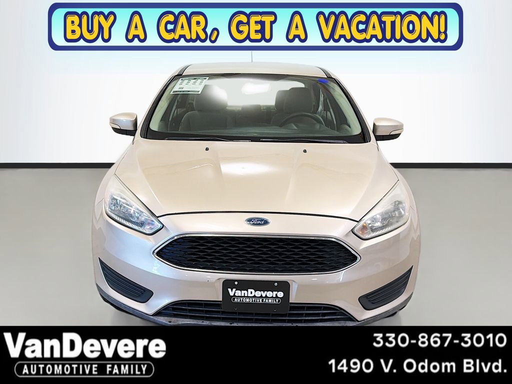 Used 2017 Ford Focus SE FWD image 1