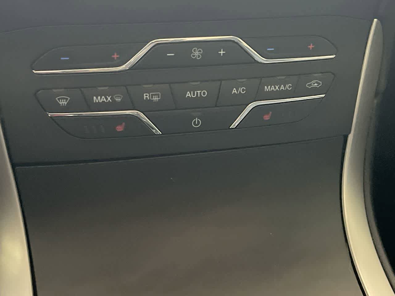 Used 2019 Ford Edge SEL w/ Equipment Group 201A AWD/4WD image 19