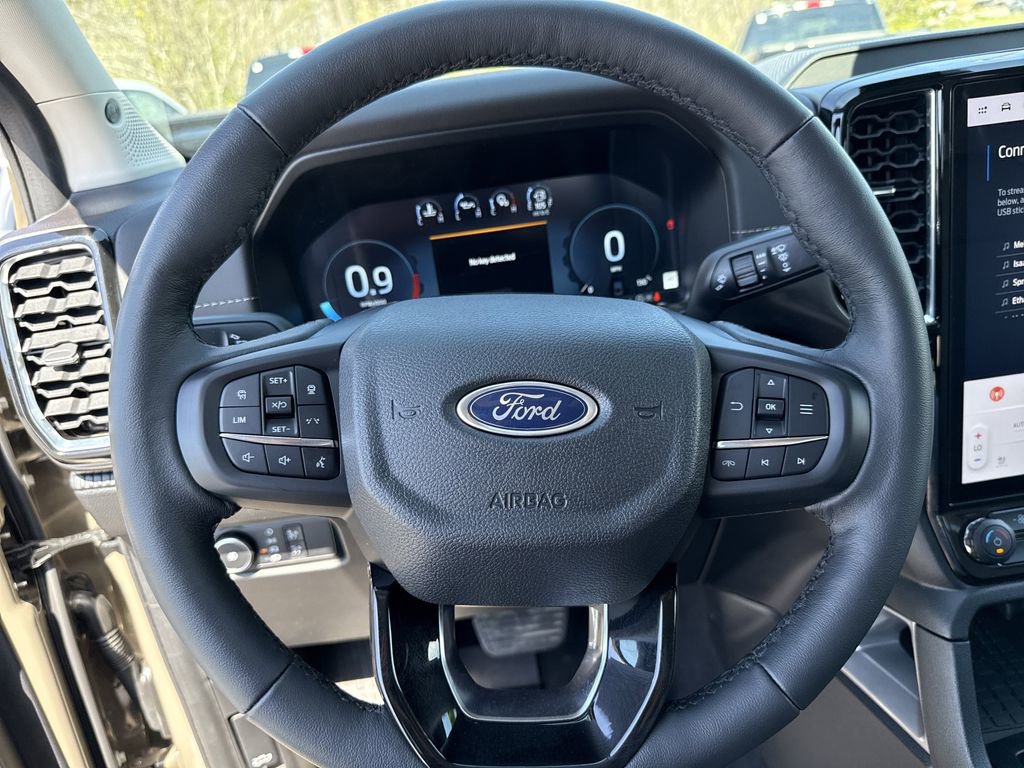 Used 2025 Ford Ranger Lariat w/ Trailer Tow Package image 22
