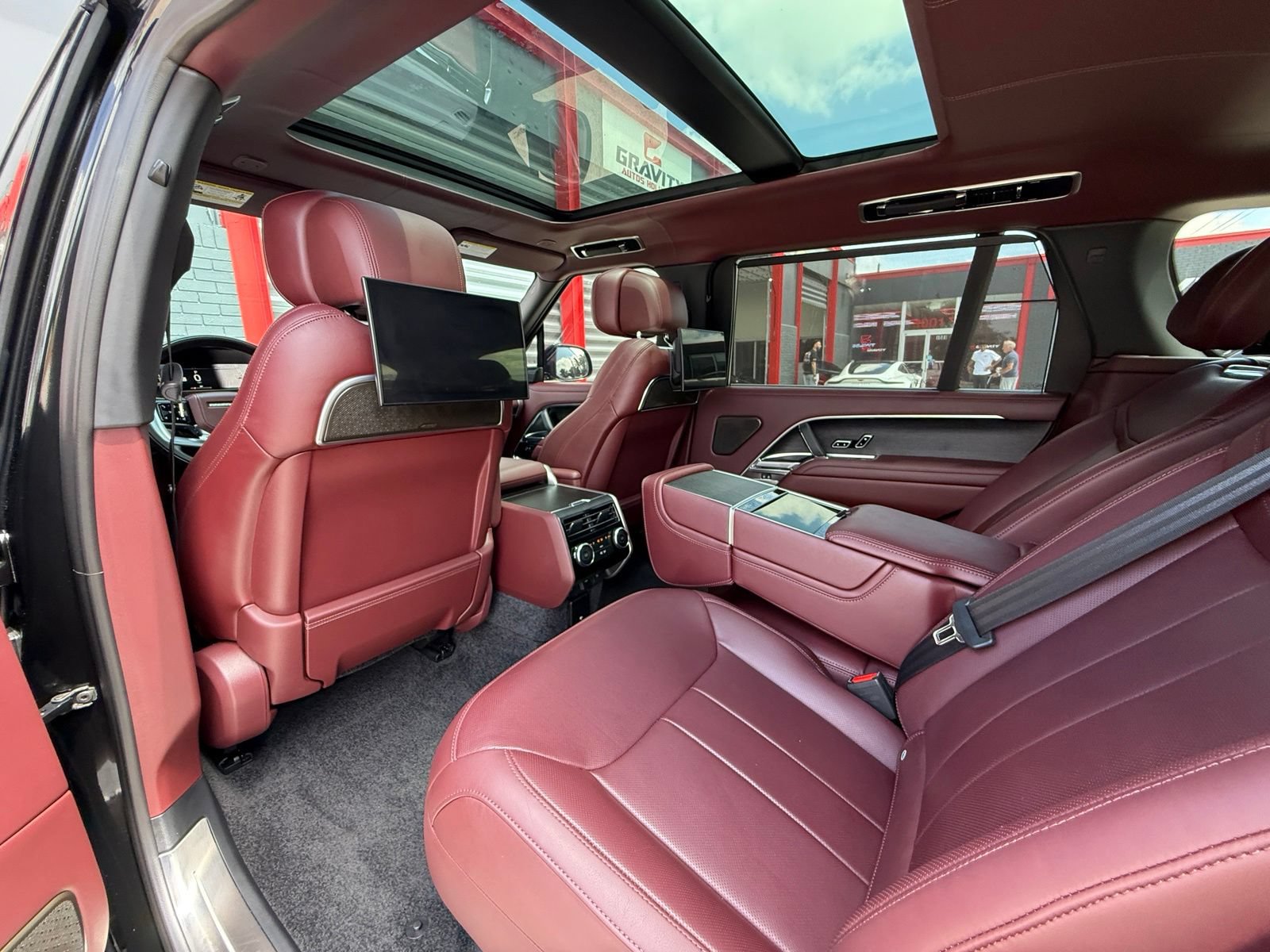 Used 2024 Land Rover Range Rover Long Wheelbase Autobiography AWD/4WD image 44