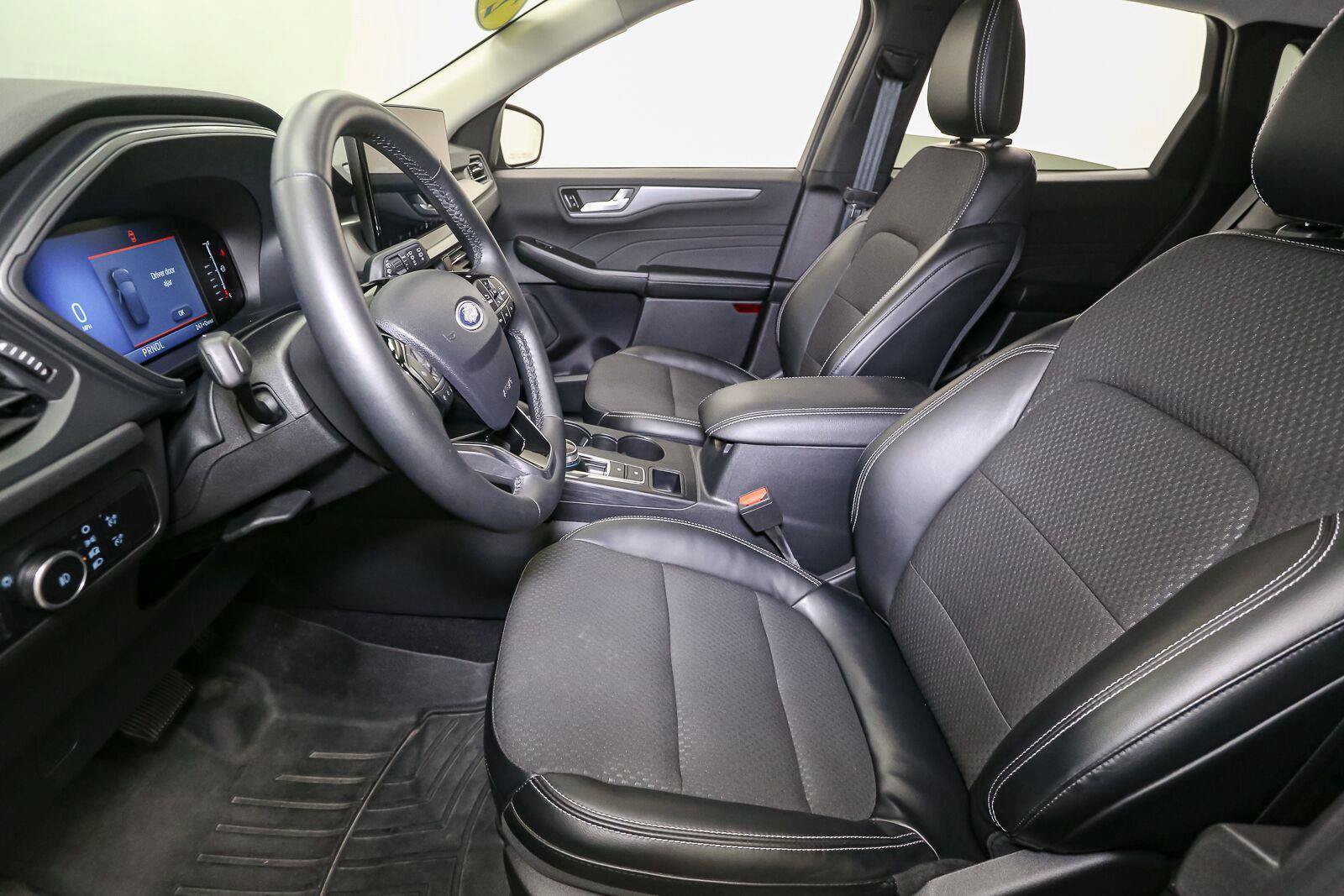 Used 2023 Ford Escape SE FWD image 42