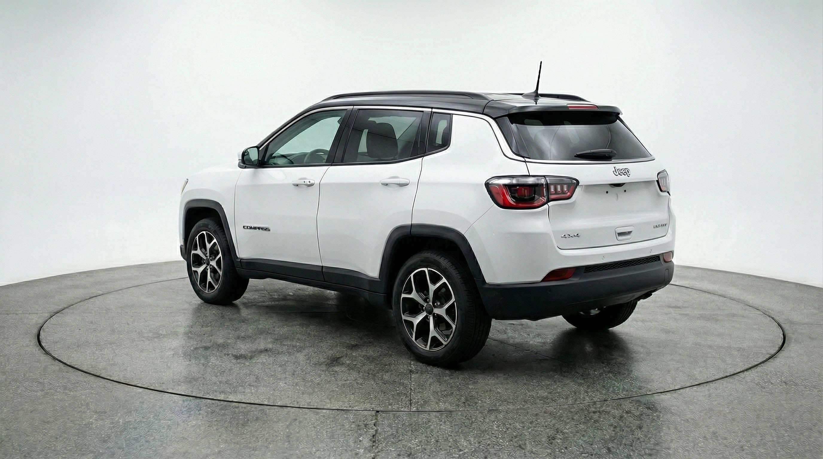 Used 2025 Jeep Compass Limited image 6