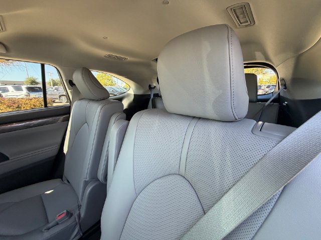 New 2026 Toyota Highlander Limited AWD/4WD image 19