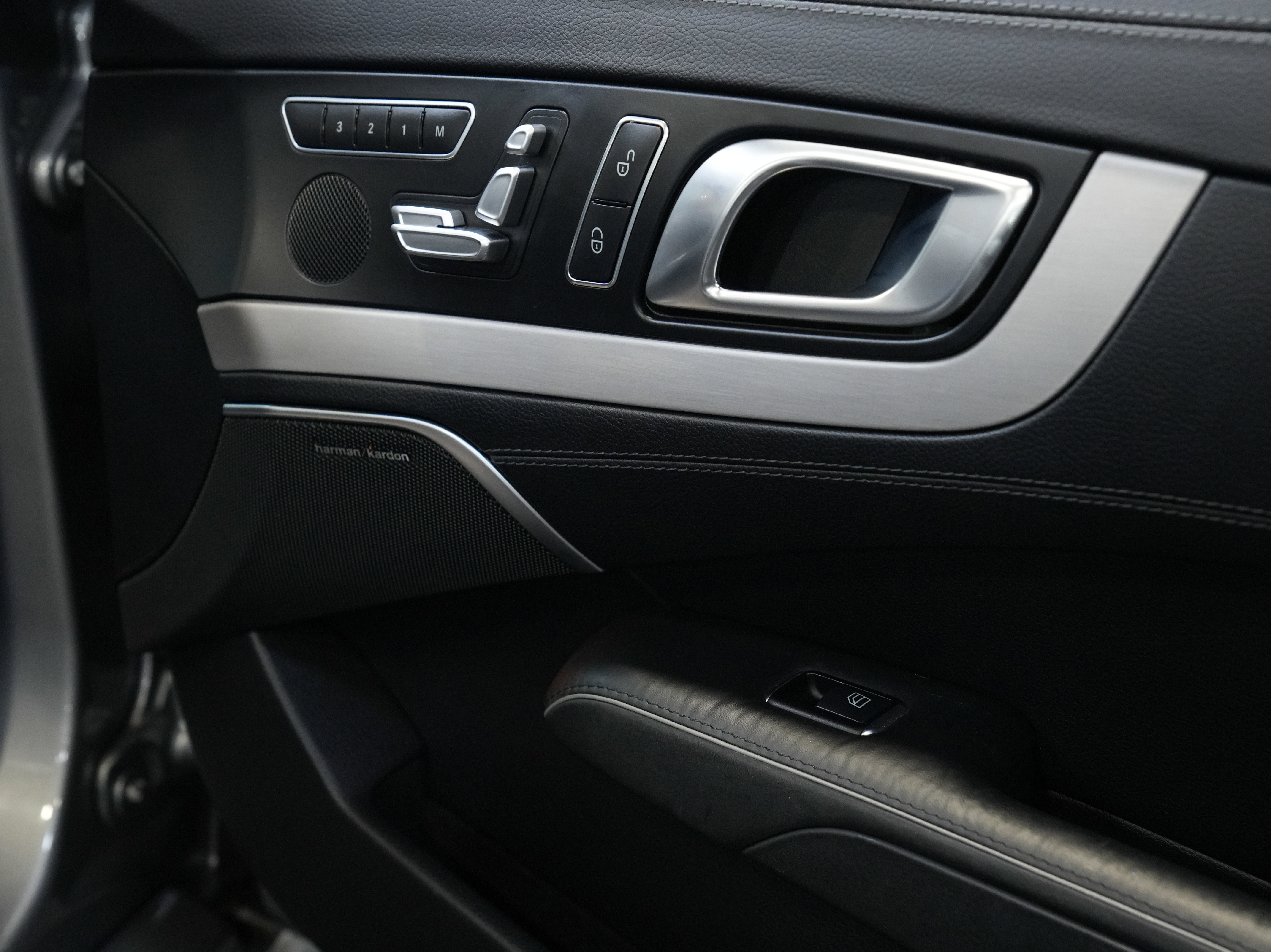 Used 2013 Mercedes-Benz SL 63 AMG image 23