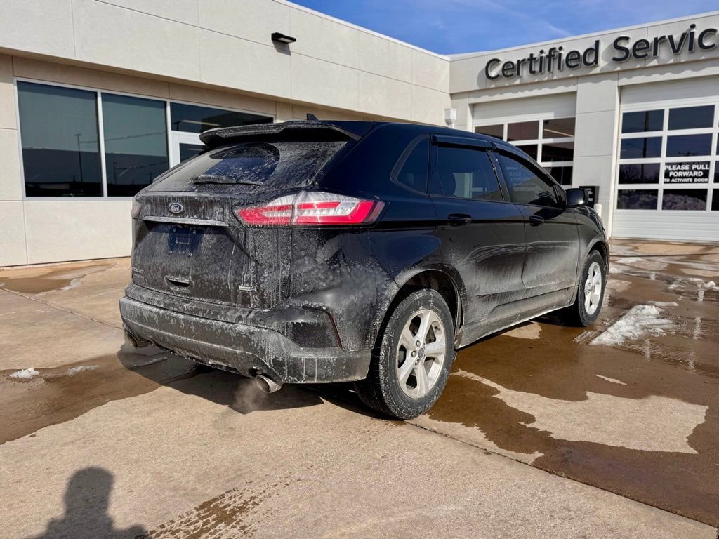 Used 2019 Ford Edge SE image 4