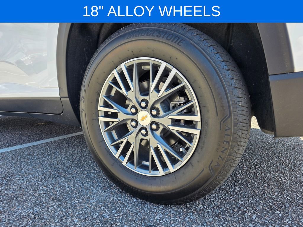 Used 2024 Chevrolet Traverse LT image 32