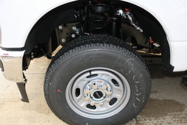 New 2026 Ford F250 XL w/ XL Chrome Package image 22