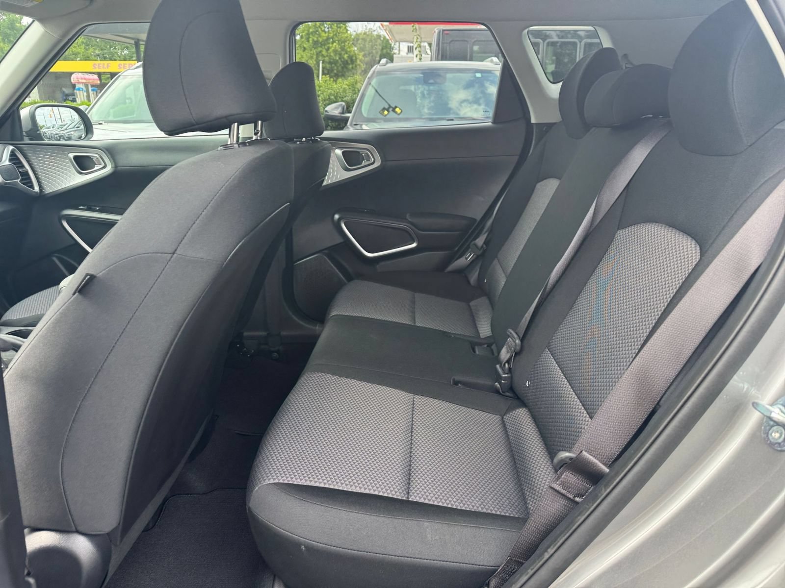 Used 2025 Kia Soul LX w/ LX Technology Package FWD image 23