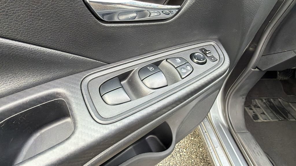 Used 2023 Nissan Versa SV image 19