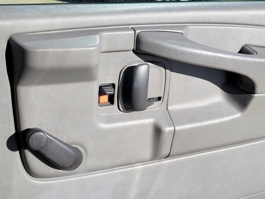 Used 2012 Chevrolet Express 2500 w/ Cold Climate Package image 21