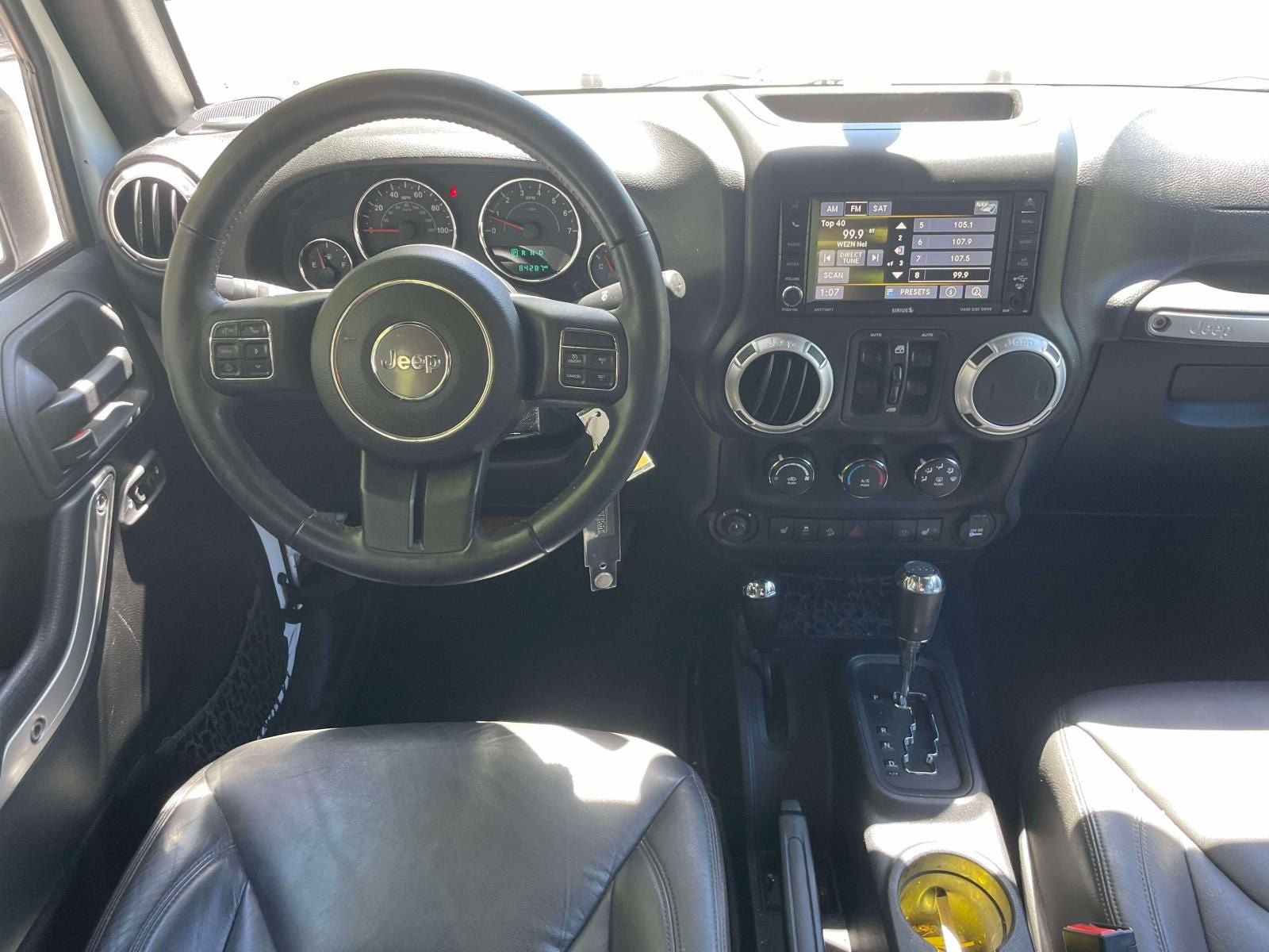 Used 2015 Jeep Wrangler Unlimited Sahara w/ Connectivity Group AWD/4WD image 13